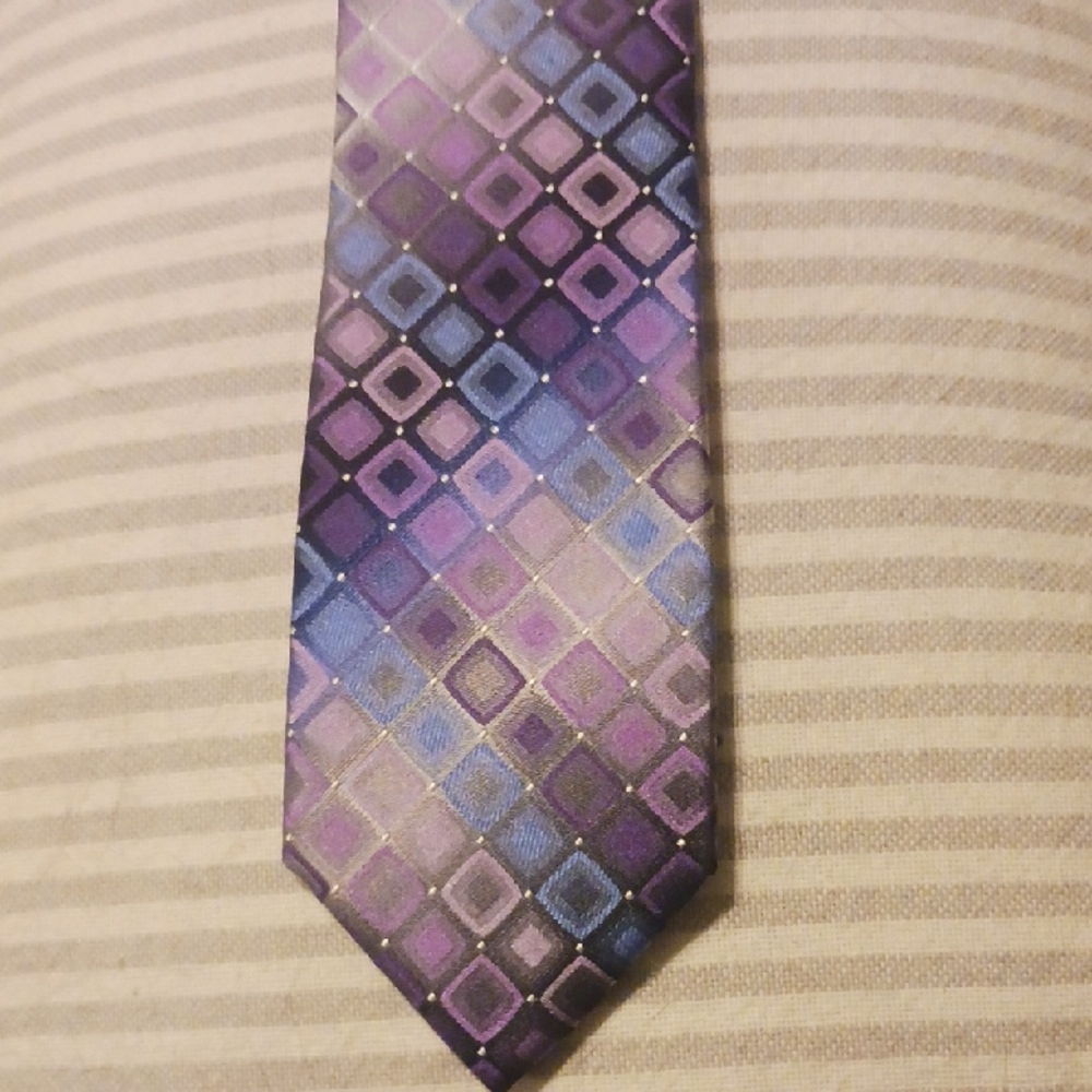 SPECIAL 3 FOR $25 Van Heusen Purple and Blue Diamond Tie